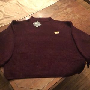 Maroon sweater